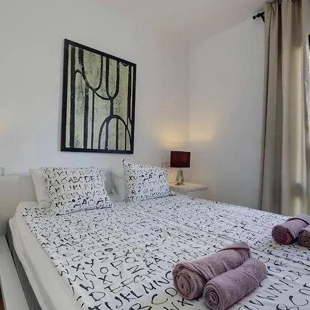 فيلة 011 Bright And Spacious With Private Pool بينالماذينا